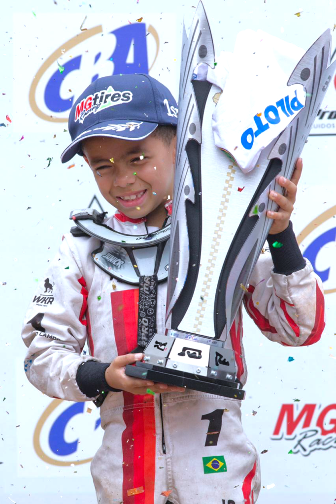 Pedro Campos é Campeão Brasileiro de Kart após Vitórias Consecutivas nas Classificatórias na Categoria Mirim
