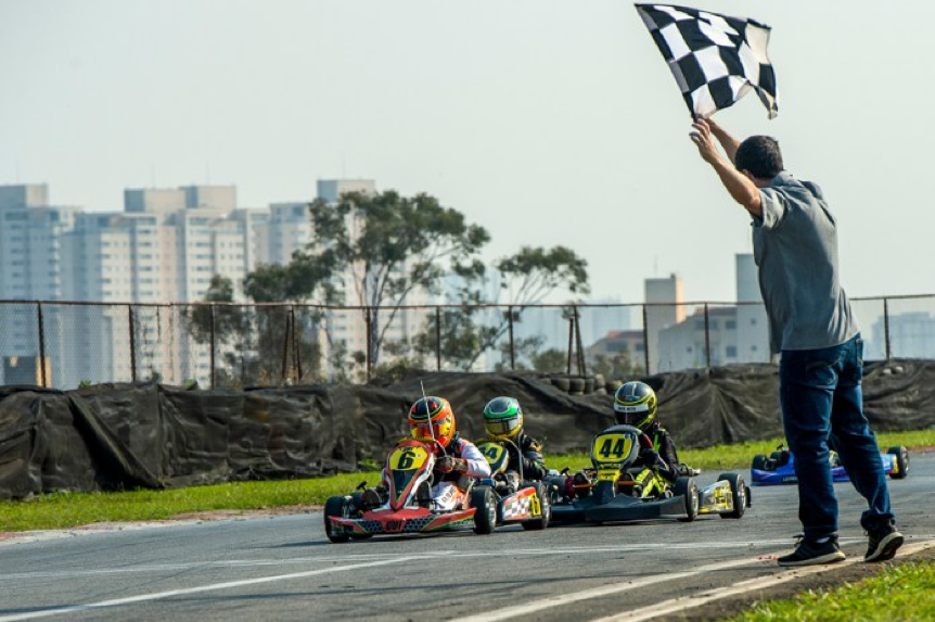 Guilherme Moleiro reassume a liderança na reta final da Copa São Paulo Light de Kart