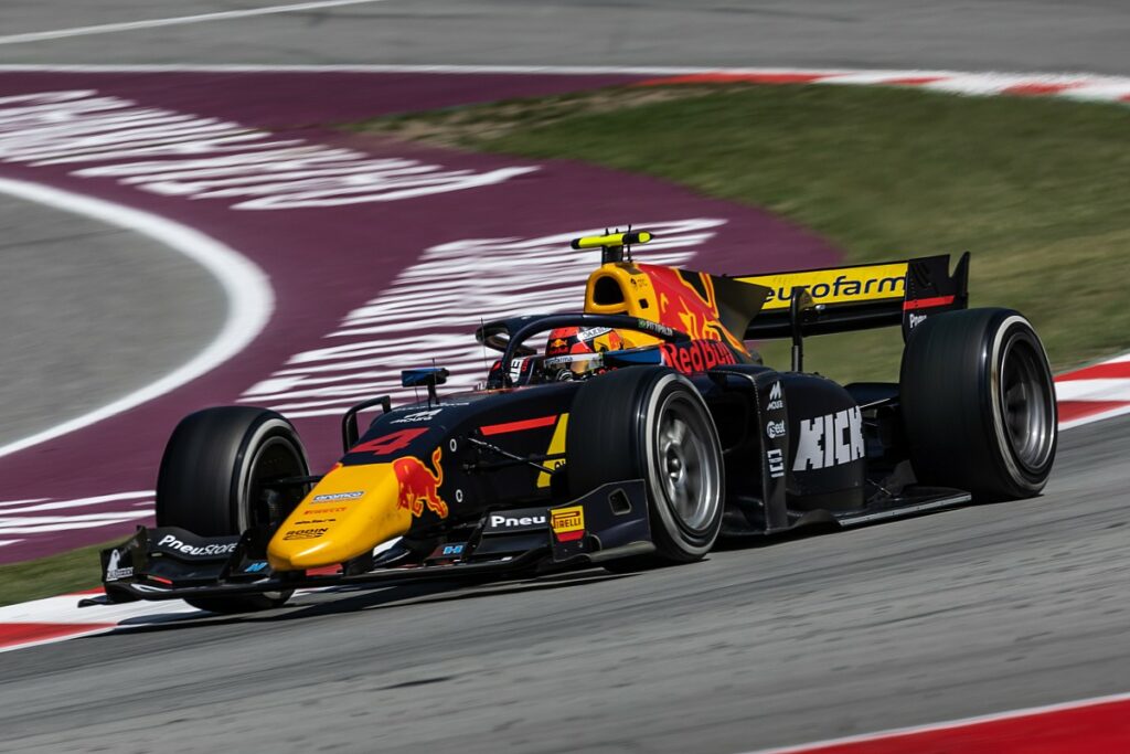 Enzo Fittipaldi foca vitória após 1ª fila em Barcelona