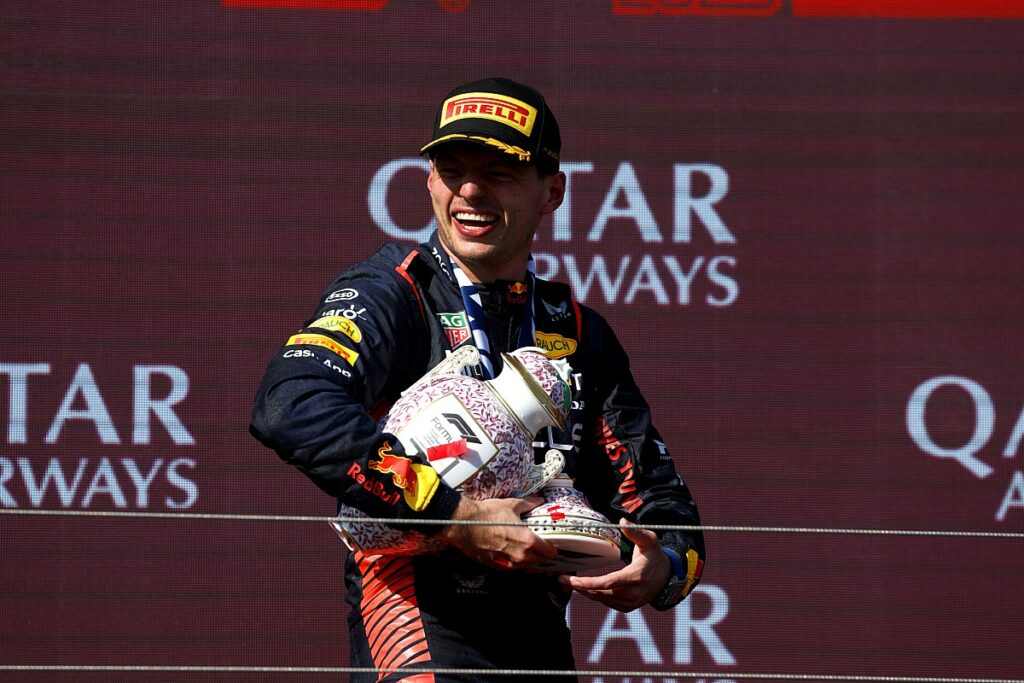 Norris se desculpa por quebrar troféu de Verstappen