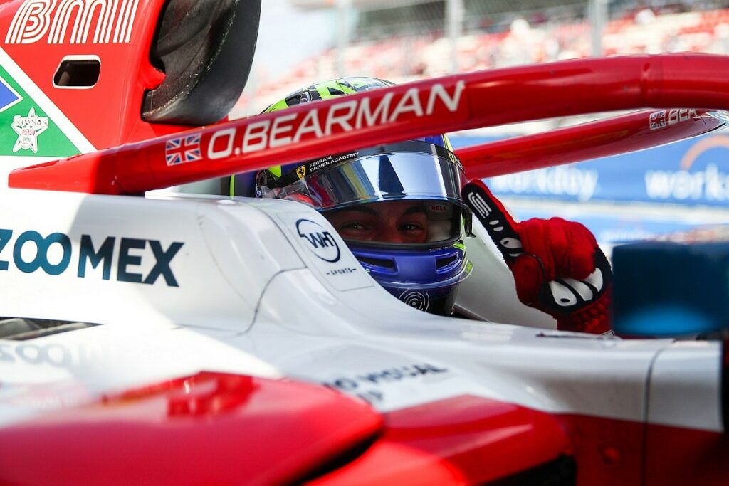 Bearman pole na Bélgica; Fittipaldi se classifica em P8