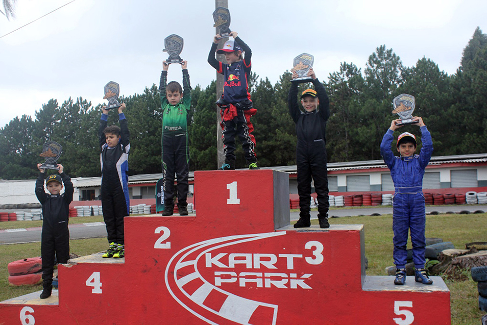 Kartódromo Kart Park viveu final de semana com disputas acirradas e muita nostalgia