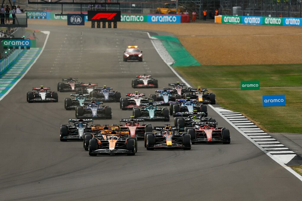 Duas equipes estão perto de receber sinal verde pra entrar na F1