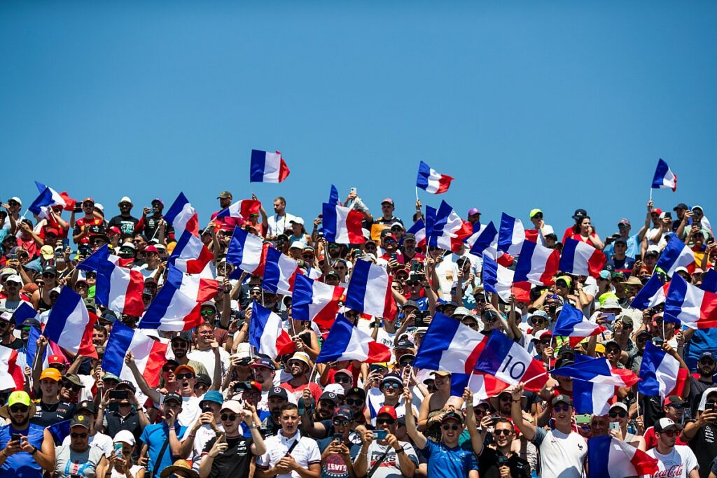 Presidente da França, Macron lança projeto pelo retorno da F1