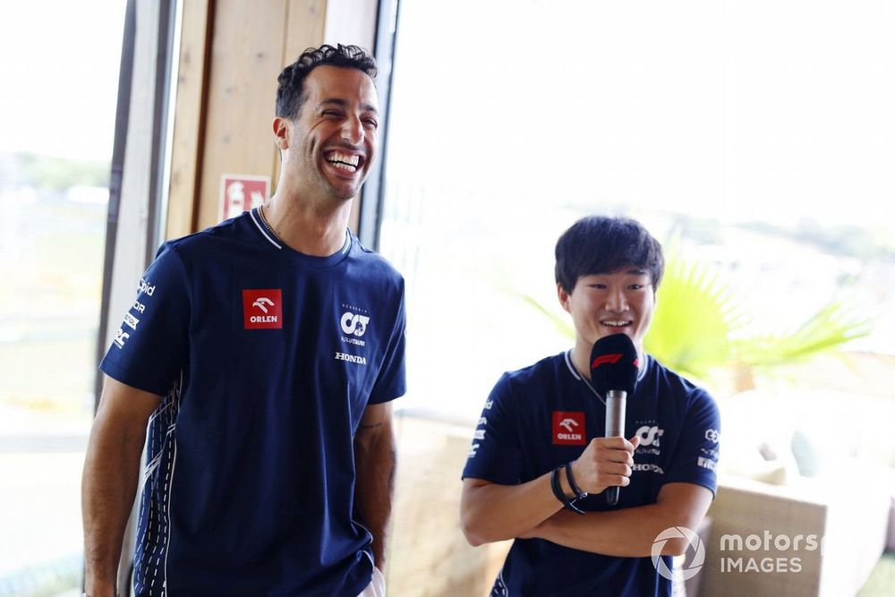 Daniel Ricciardo, Scuderia AlphaTauri, with Yuki Tsunoda, Scuderia AlphaTauri