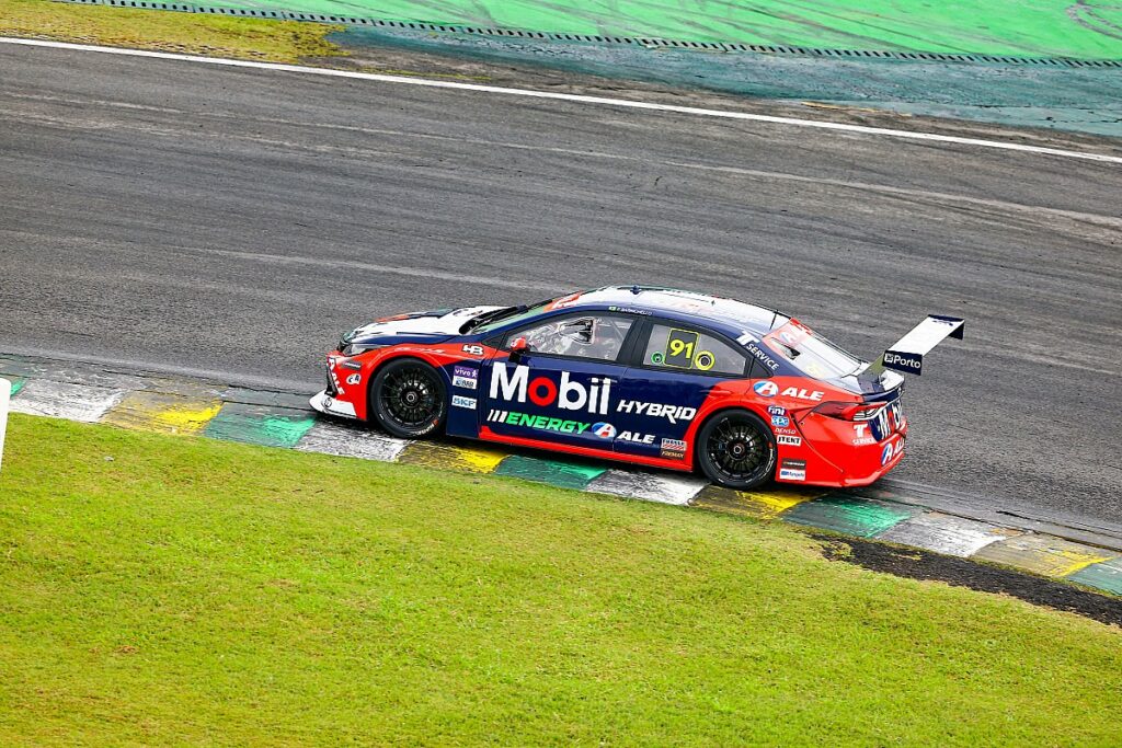 Com problemas, Dudu Barrichello salva pontos importantes em SP