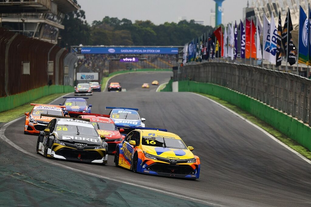 Camilo comemora liderança da Stock Car após etapa de Interlagos