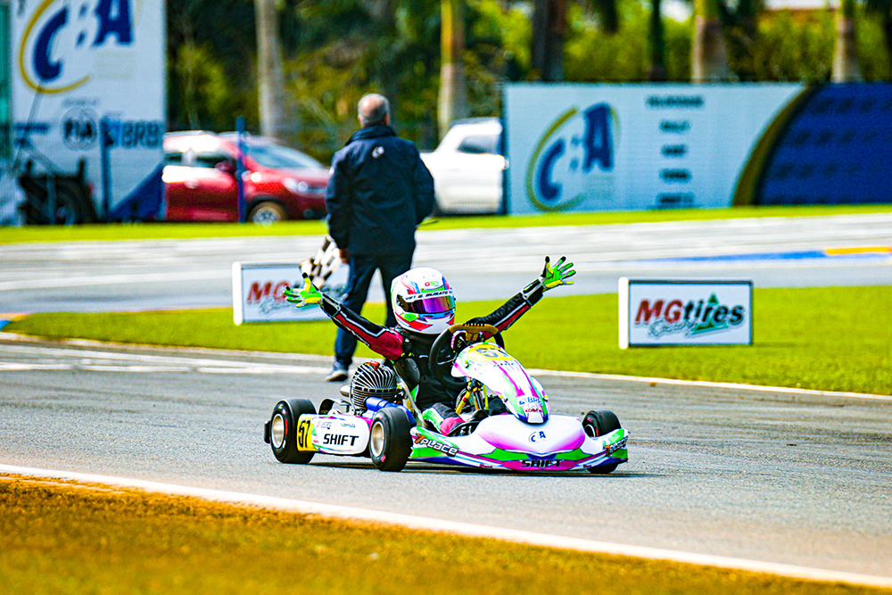 Guilherme vence a Copa Brasil na Mini 2T e irmãos Busato comemoram segunda conquista no Beto Carrero