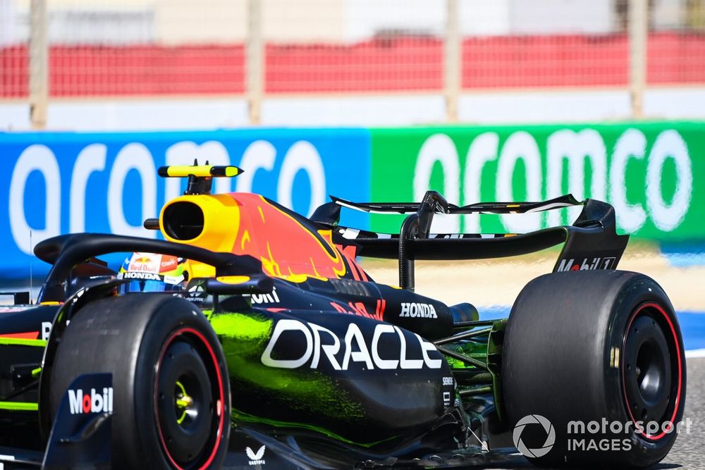 Sergio Perez, Red Bull Racing RB19, rear wing detail