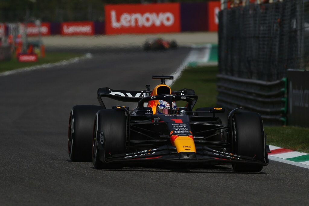 Red Bull diz por que Verstappen não tentou volta mais rápida