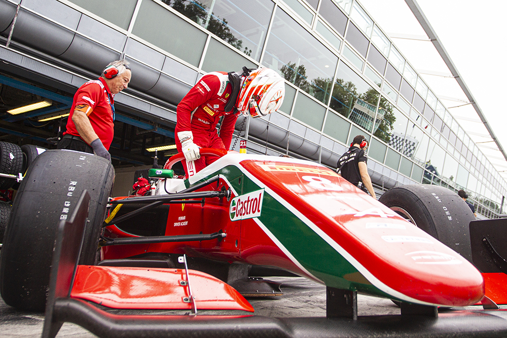 Rafael Câmara foi 2º e subiu no pódio no encerramento da etapa de Monza da Freca