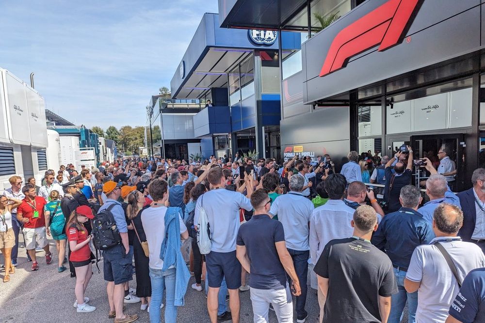 Crowds gather as Italian PM Giorgia Meloni visits the paddock  