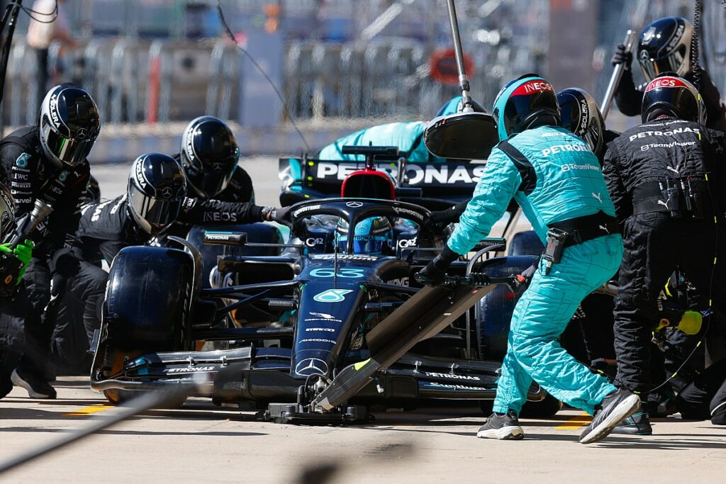 Mercedes promete rever pit stops após trocas lentas em Austin