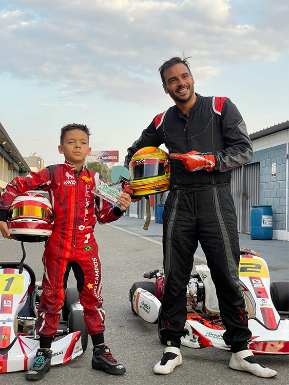 Esporte Espetacular mostrará desafio de kart entre Pedro Campos e o jornalista Marcelo Lages neste domingo