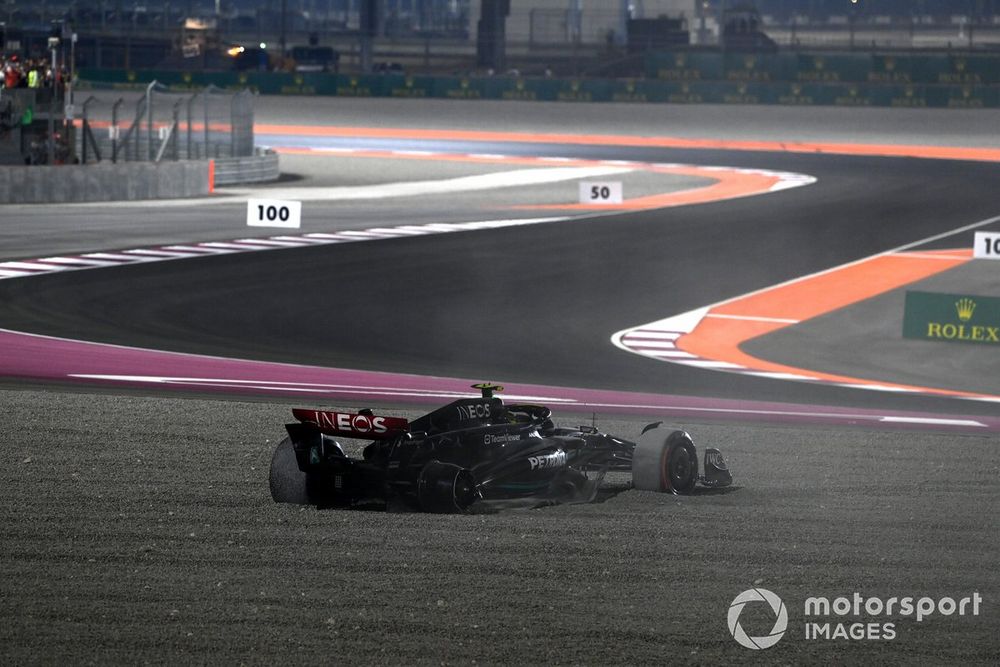 Sir Lewis Hamilton, Mercedes F1 W14 crashes out