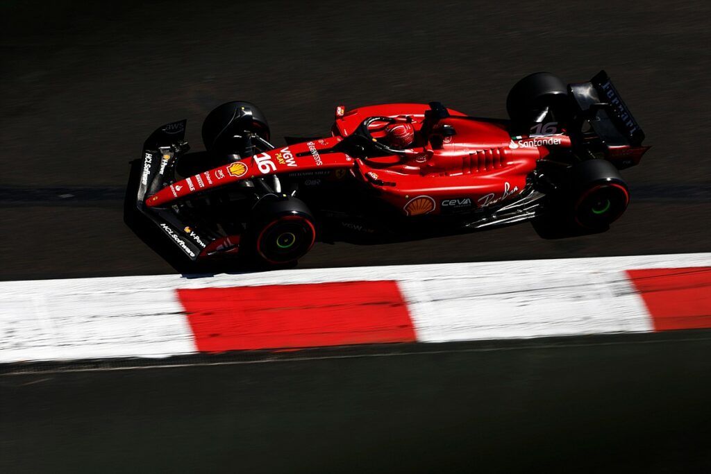 Leclerc surpreende e conquista pole para Ferrari no México