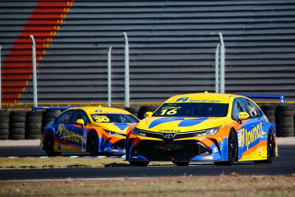 Pilotos da Ipiranga largam na frente em Buenos Aires