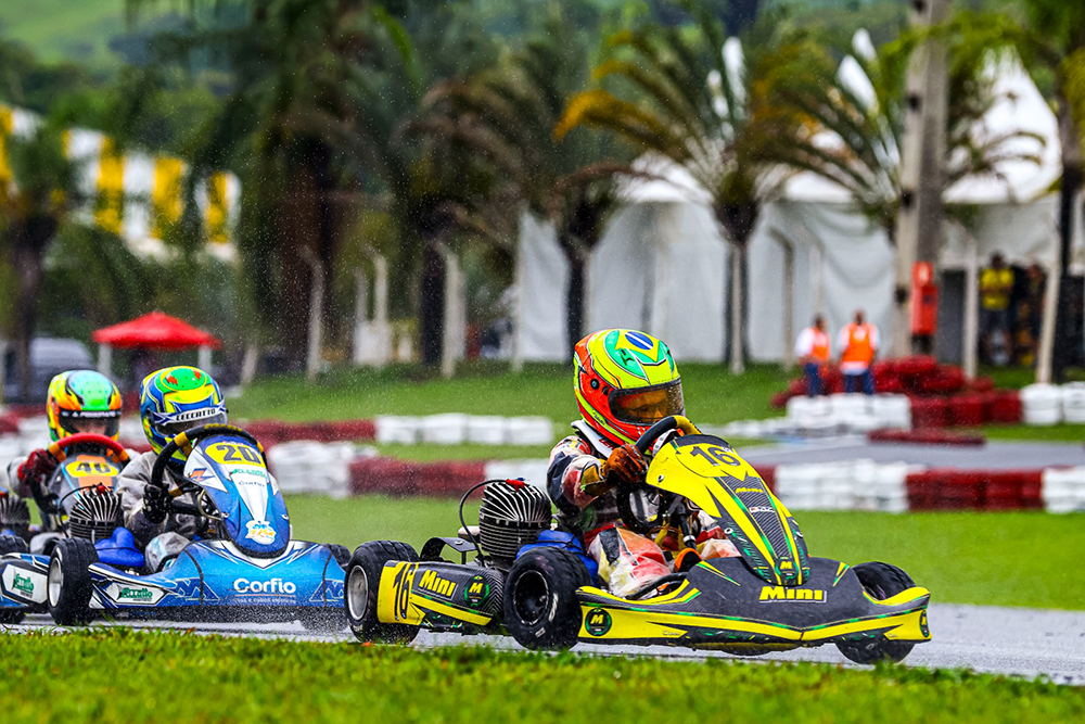 Felipe Sanches fechou o Open em sexto na Mini 2T e garantiu pódio no Mineiro pela Cadete