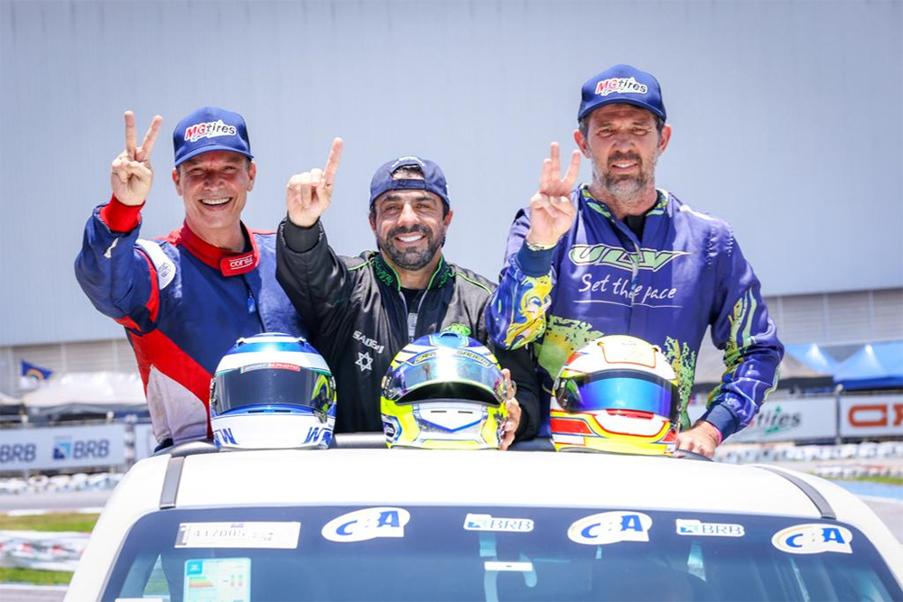 Carlos Saderi e Luiz Pinheiro chegam ao bicampeonato após vitória na final da Super Sênior Master e Sênior 60+