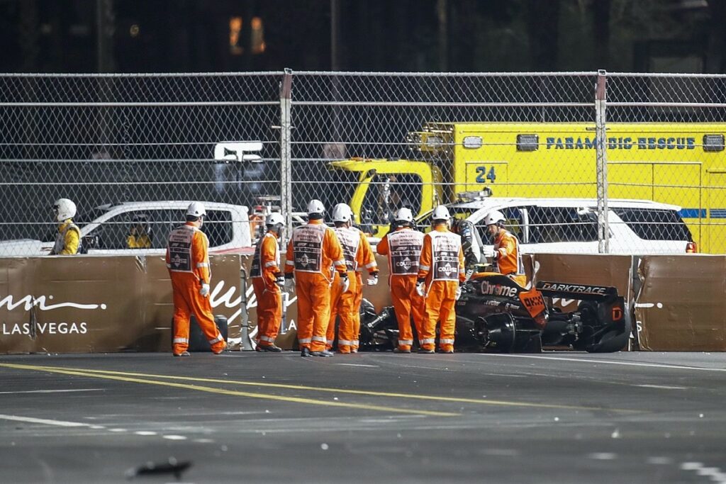 McLaren explica causa do acidente de Norris em Las Vegas