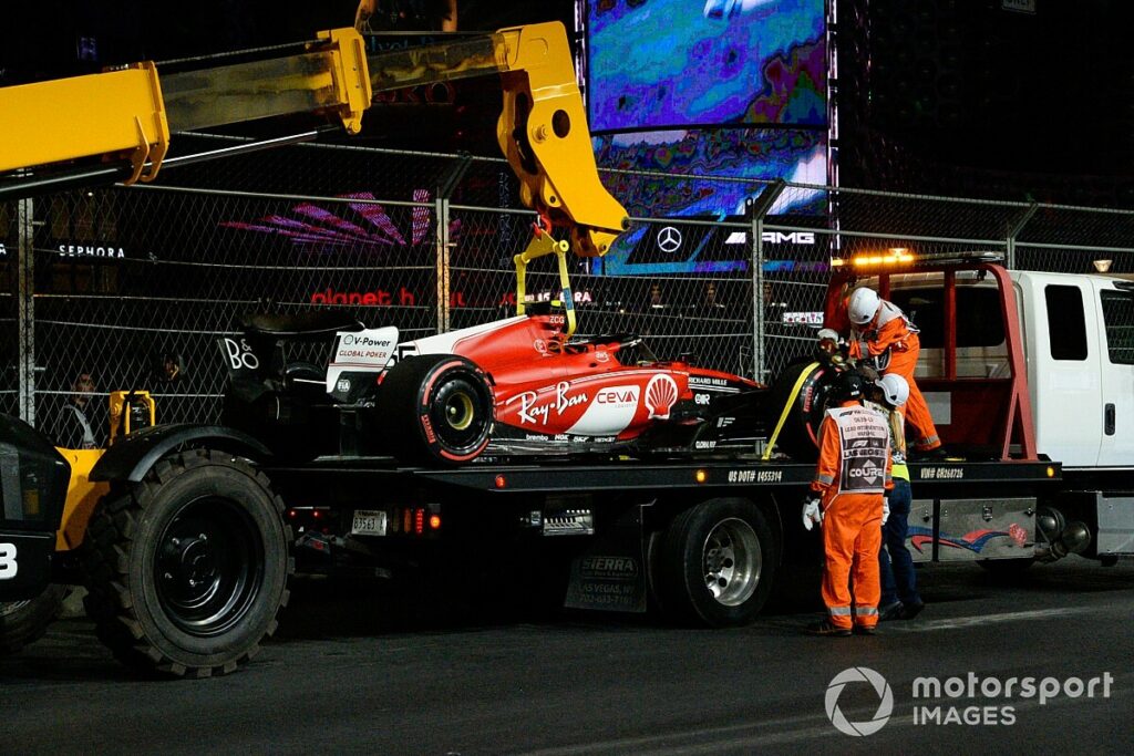 Sainz terá punição no grid