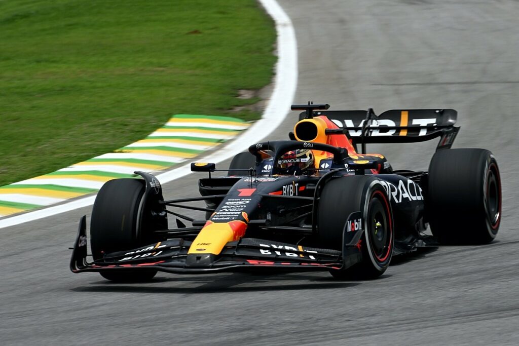 Verstappen é pole para o GP do Brasil, com Leclerc segundo