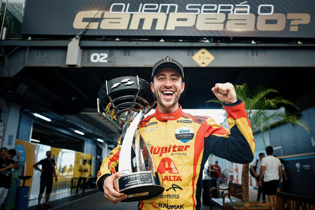 Casagrande bicampeão da Stock Car e bastidores de Interlagos