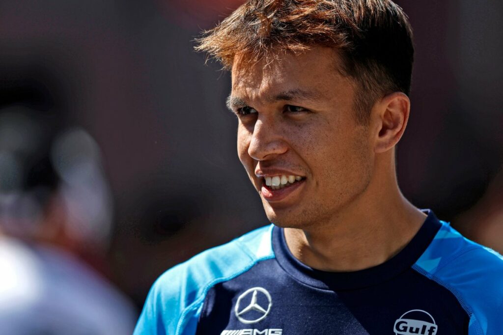 F1-O que há por trás do rumor de Albon na vaga de Pérez pela RBR?