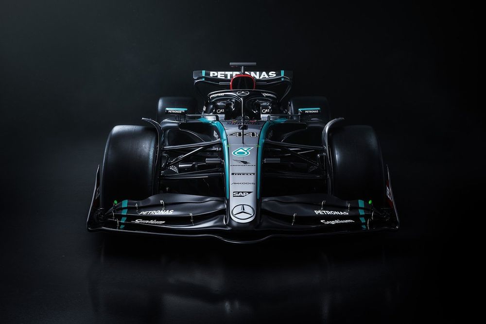 Mercedes W15