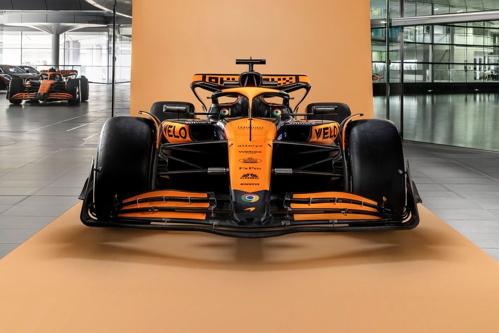 McLaren MCL38