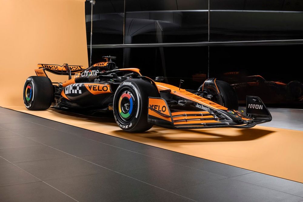 McLaren MCL38