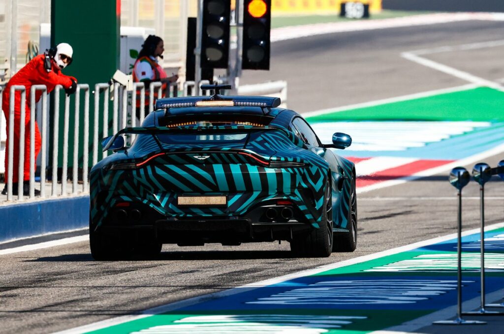 Aston Martin revela novo safety car da F1 durante pré-temporada