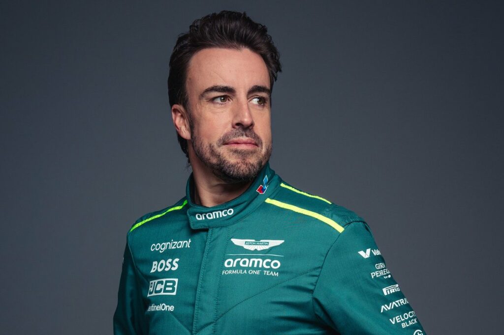 Alonso se vê “em boa posição” para negociar vaga na F1 2025