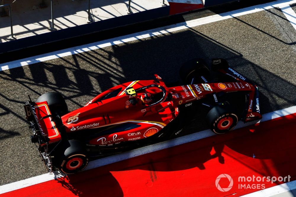 Charles Leclerc sulla Ferrari SF-24 in pitlane