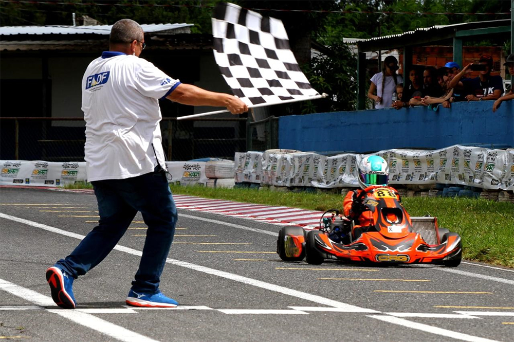 Bernardo Gentil domina a 1ª etapa e sai na frente na luta pelo título do Campeonato Brasiliense