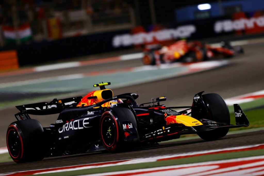 Para chefe da McLaren, domínio da Red Bull é ‘inspirador’