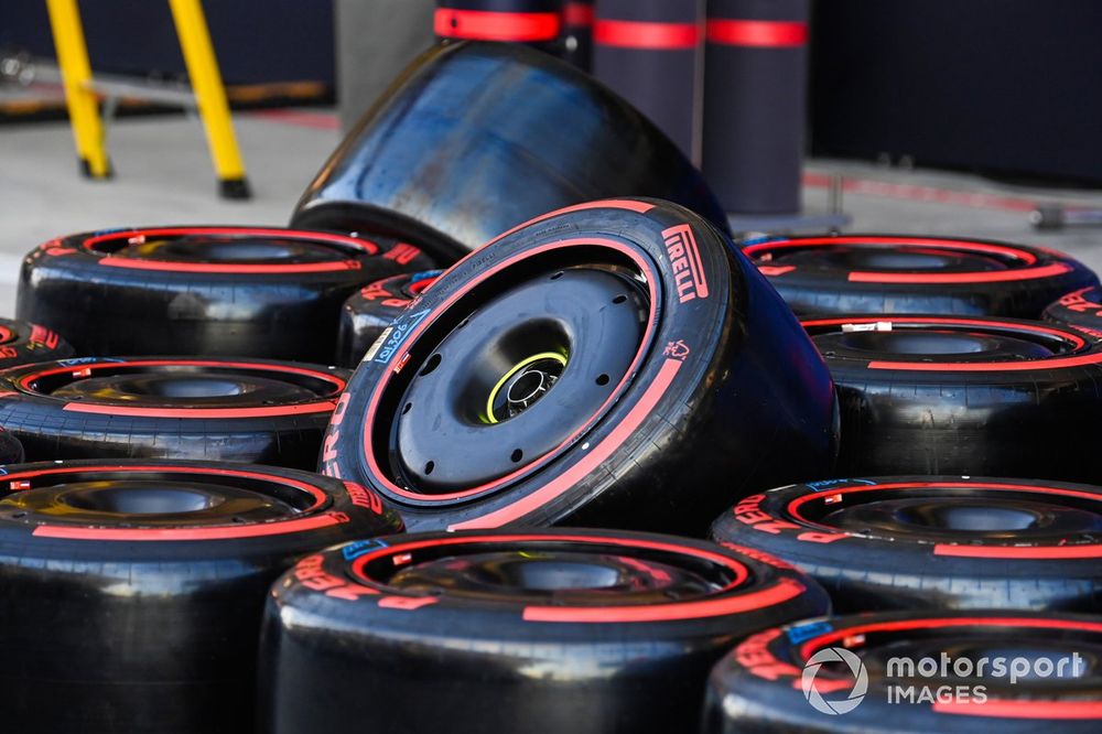 La Pirelli ha convinto la FIA a proseguire con le gomme da 18 pollici anche nel 2026