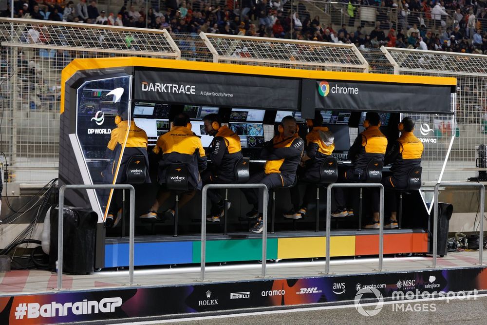 Engineers of the McLaren F1 Team on the pit wall