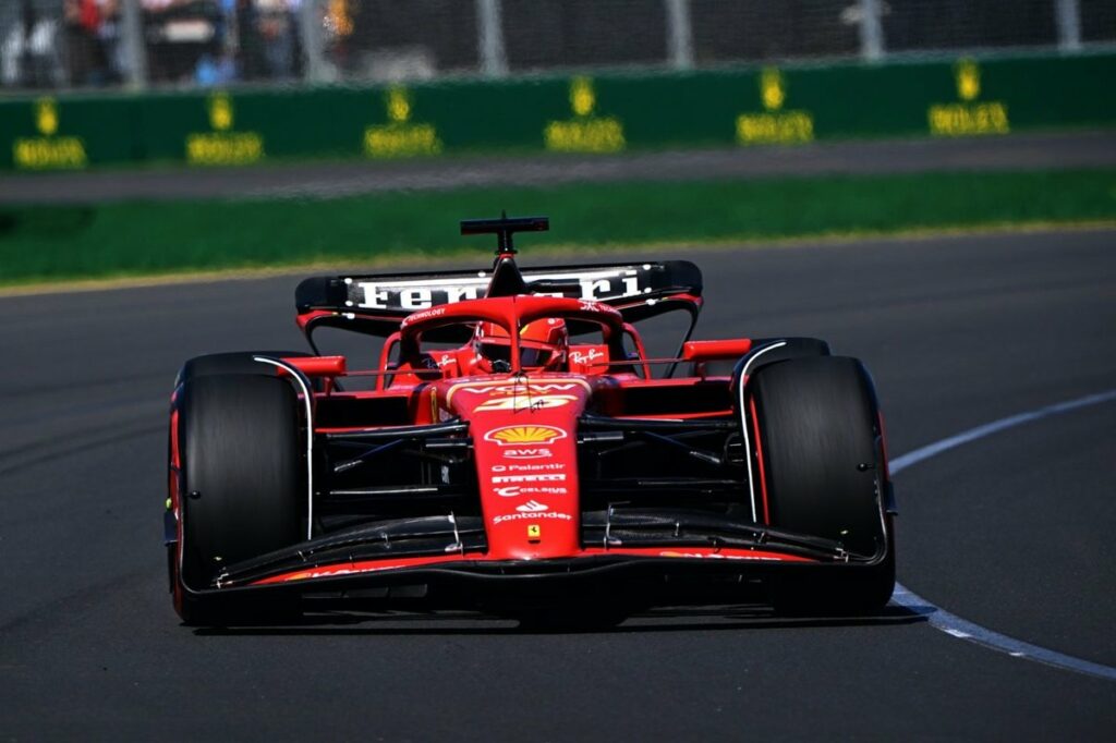 Leclerc lidera TL2 em Melbourne; Verstappen 2º e Sainz 3º
