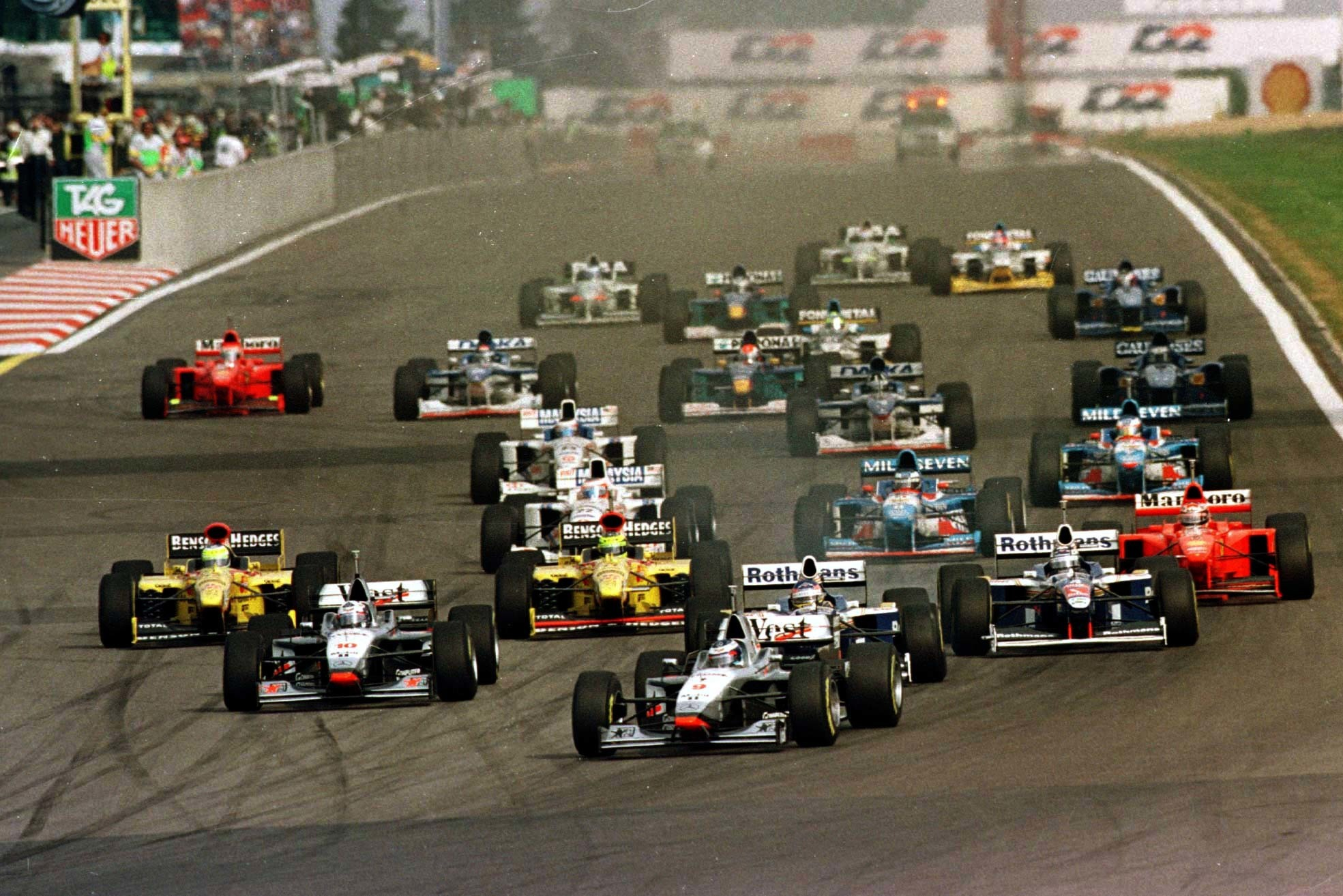 The start of the 1997 Luxemburg GP