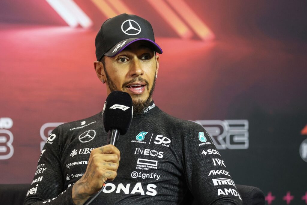 Hamilton opina sobre disputa entre Verstappen e Norris