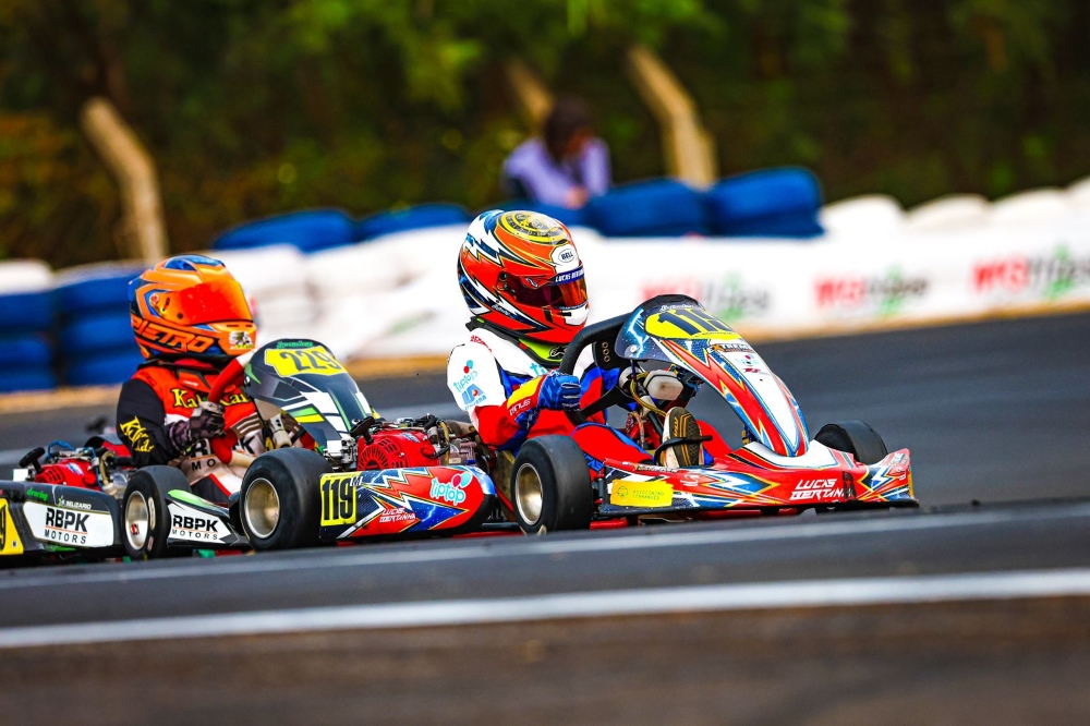 Vice-campeão brasileiro, Lucas Bertanha comemora a conquista de seu segundo pódio na principal competição do kartismo no Brasil