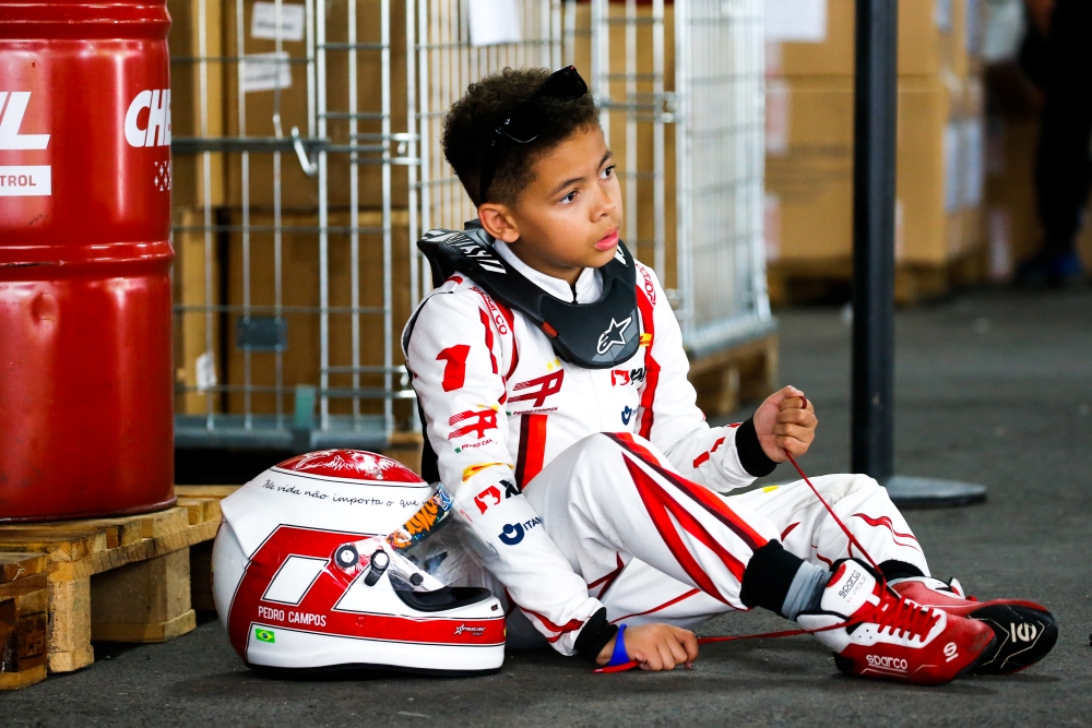 Dominante na chuva, Pedro Campos impressiona e marca a pole position no Campeonato Mundial Rotax