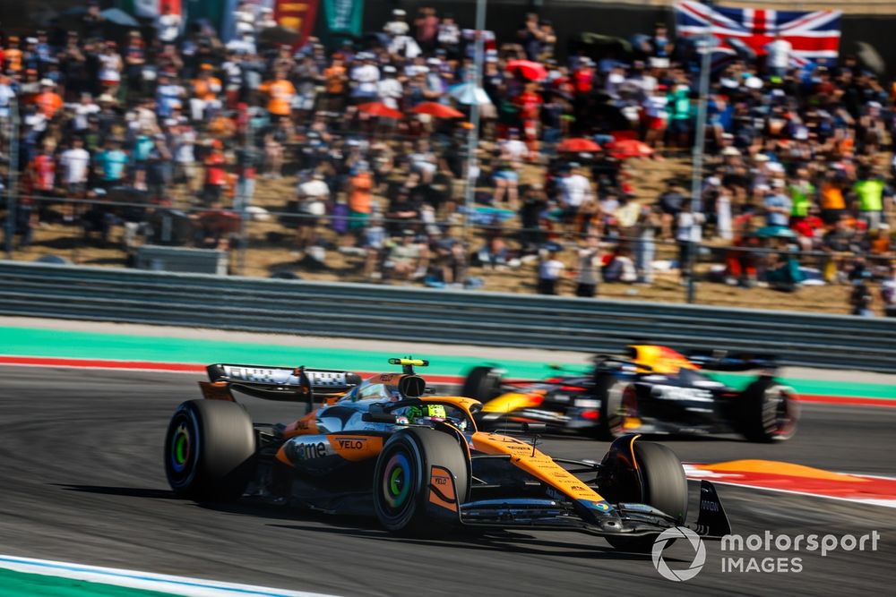 Lando Norris, McLaren MCL38, leads Max Verstappen, Red Bull Racing RB20