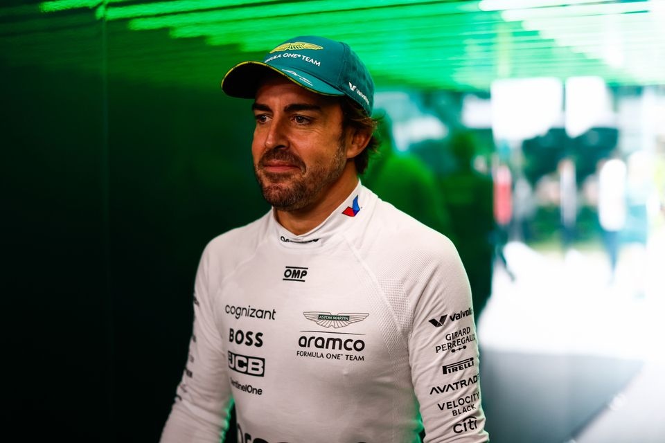 Disputando vaga na Sauber, Alonso defende Bortoleto