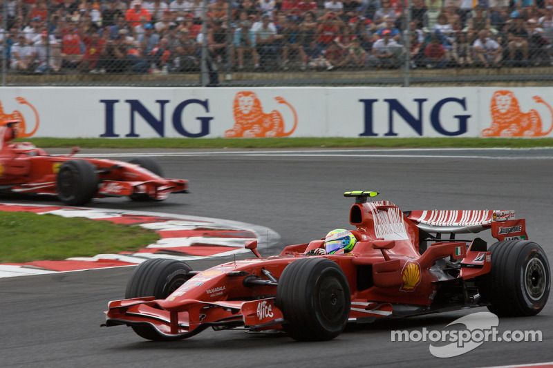 Felipe Massa, Scuderia Ferrari leads Kimi Raikkonen, Scuderia Ferrari