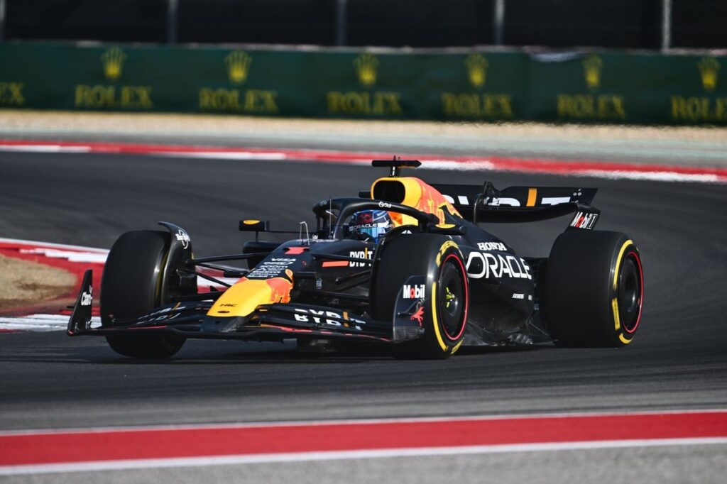 Verstappen brinca após volta à pole: “Já faz muito tempo!”