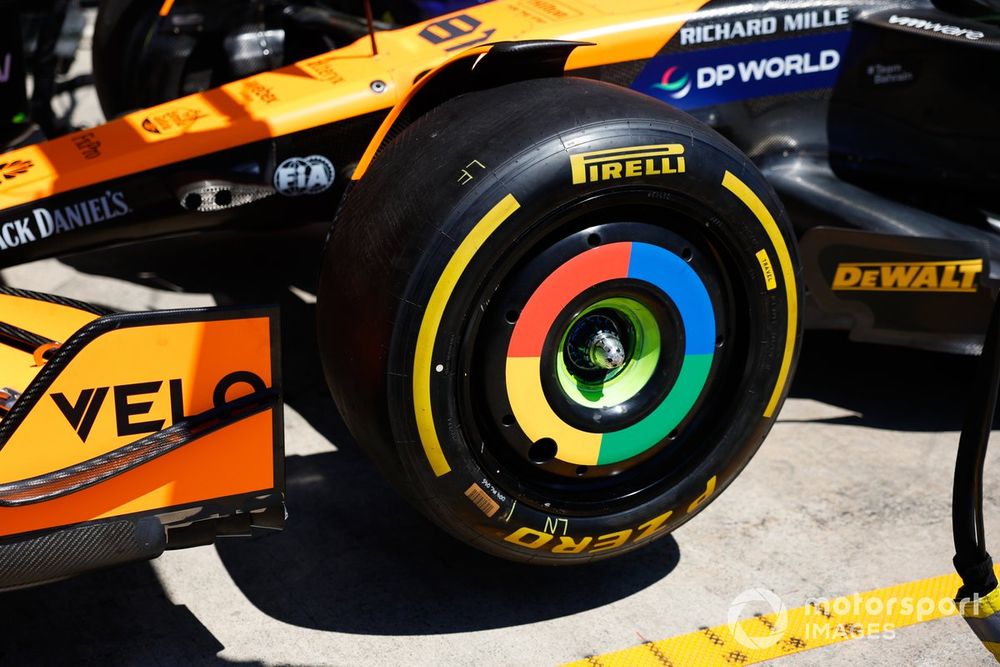 Pneumatici Pirelli P Zero Medium sulla McLaren MCL38