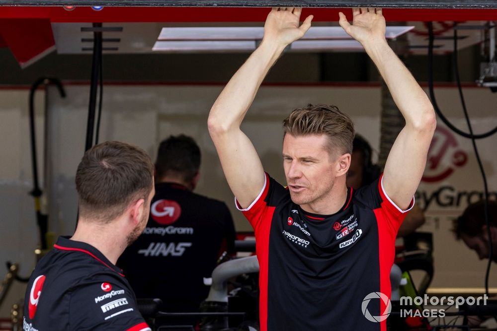 Nico Hulkenberg, Haas F1 Team, in the garage