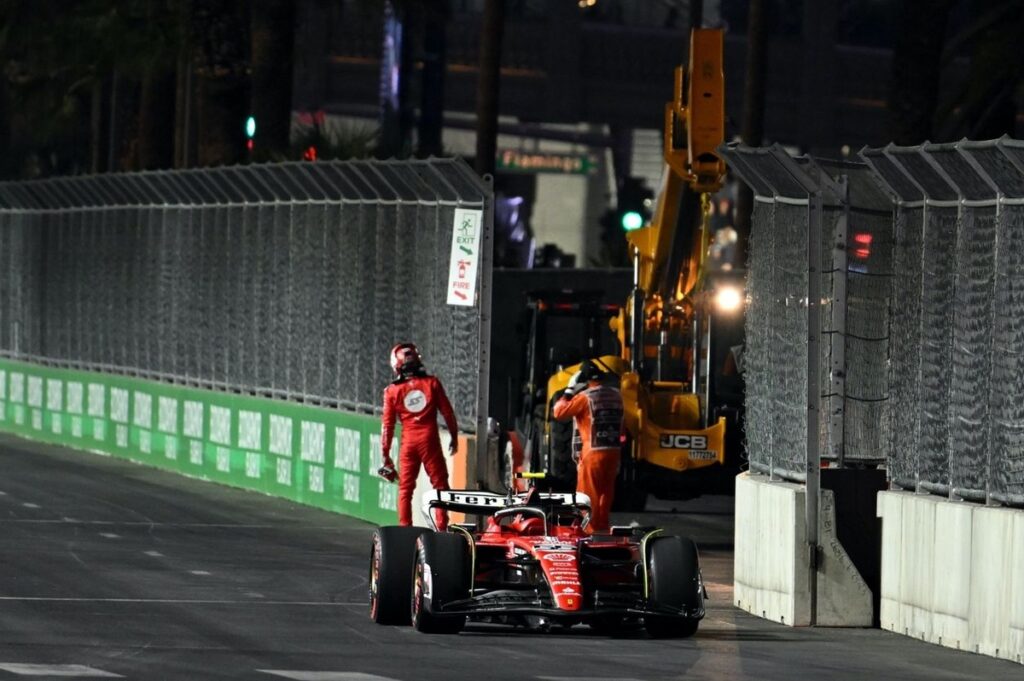 F1 troca tampas de bueiros após incidente de Sainz em Las Vegas